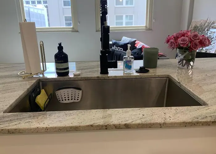 Luxe Downtown Retreat Apartment