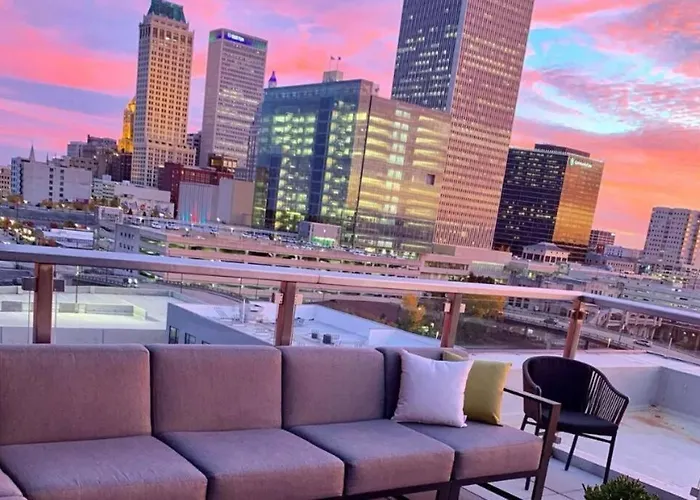 Luxe Downtown Retreat Apartment